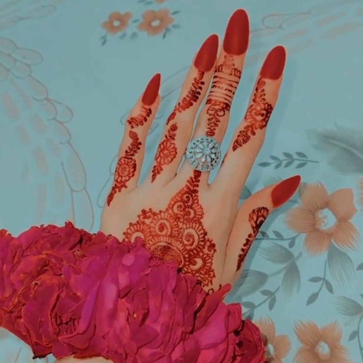 Mastani___'s tweet photo. Mehndi lovers 😍 https://t.co/1AVcgkahiK