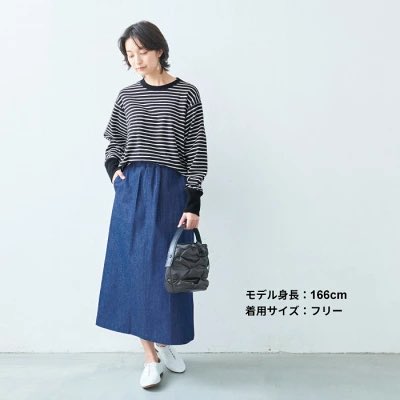 TOKYO BASICさんのカットソーはとにかくへたれにくくて、3年着ているものがあるけど全然しゃんとしていて感心します。
この秋はざばっと着られていい感じにできるこちら(ホワイト×ネイビー)を愛用してます。長めのリブがかわいくて、ジャンパースカートの下なんかにも着やすいです。
