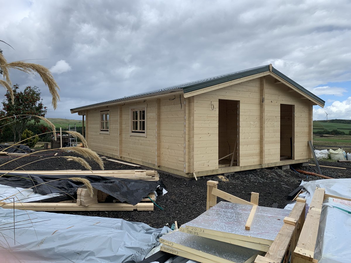 📦 Optimise your restaurant’s storage with a log cabin! Use it for additional storage space, including supplies and seasonal items, while enhancing your property’s aesthetics. Improve efficiency and keep your restaurant organised and attractive. #LogCabinStorage