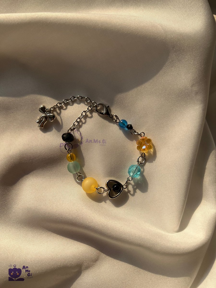 jujutsu kaisen inspired bracelet ☆.｡.:*

☆ pic 1 - gojo 
☆ pic 2 - geto 
☆ pic 3 - yuuji 
☆ pic 4 - nanami 

IDR 35k/each

dm for order💌