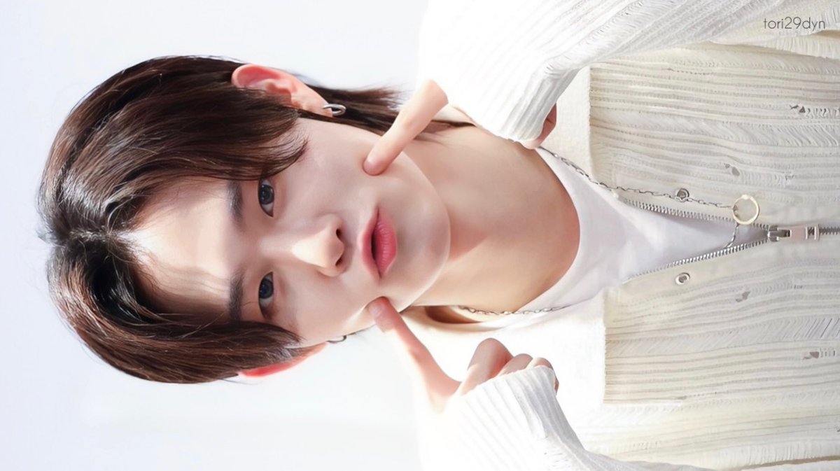 tori29dyn's tweet photo. 털정리도 하고 귀여운 포즈도 보여주고 착하고 사랑스럽게 자라줘서 고마워요

#EVNNE #이븐
#지윤서 #JIYUNSEO
#HAPPYYUNSEODAY
#이븐의_햇살_우리윤서_생일
#윤서가_밝힌_따스한_10월15일 https://t.co/f1sI4bnvGP