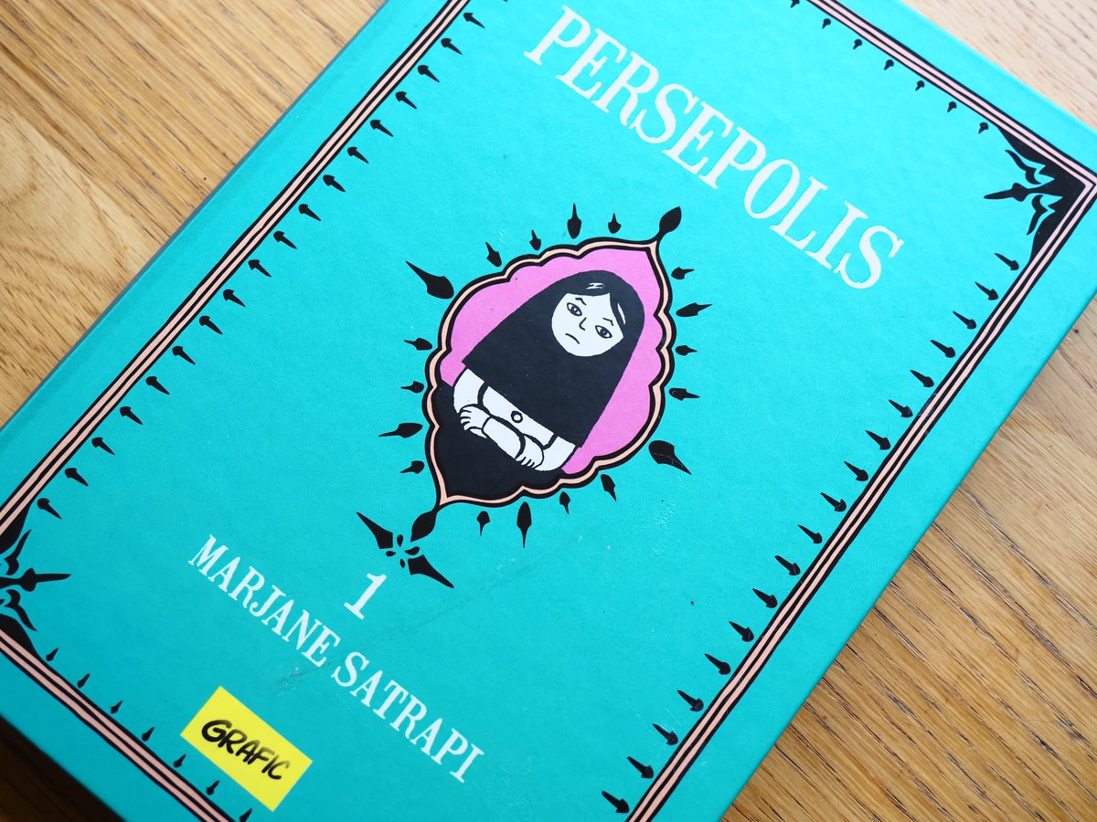 #RecenzialuiIoan: romanul grafic #Persepolis, tradus de #MihaelaDobrescu, apărut la #edituraArt, în care #MarjaneSatrapi oferă cititorilor o fereastră către lumea opresivă și sângeroasă din timpul Revoluției Iraniene: cartipentrumatei.ro/wp-admin/post.…