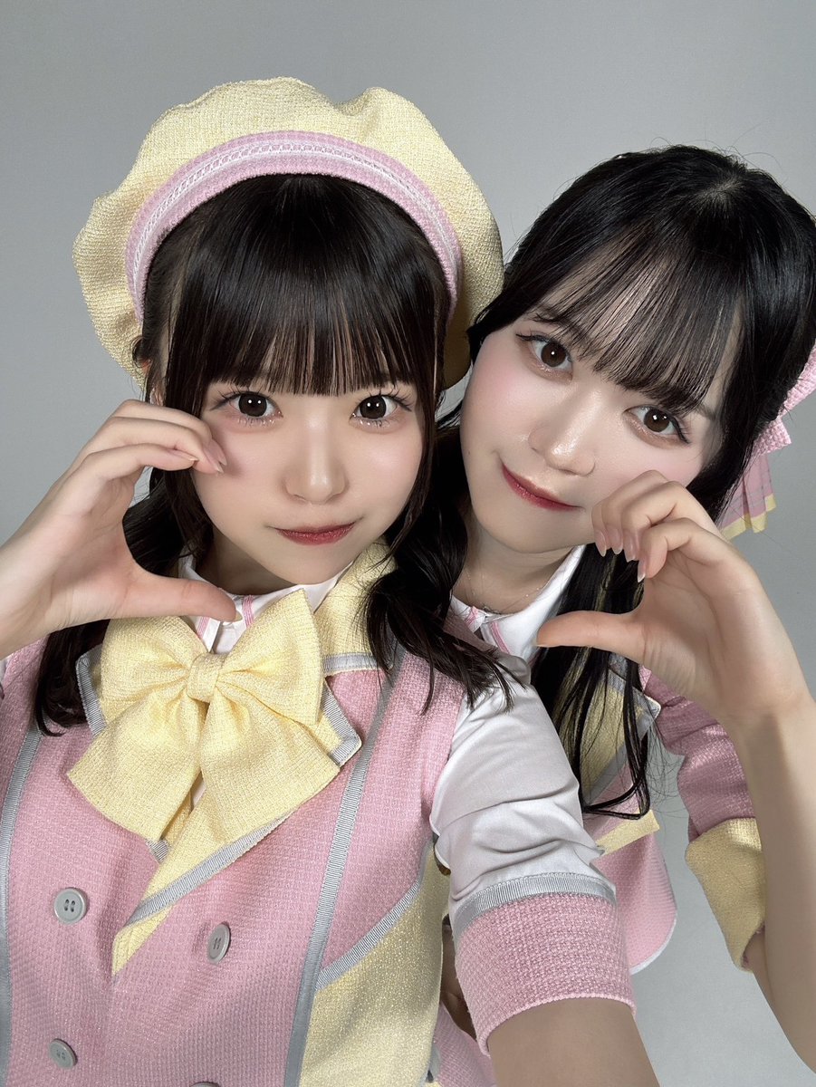 4人目に公開されたメンバーは 朝比奈まどかちゃんです💛 笑顔が