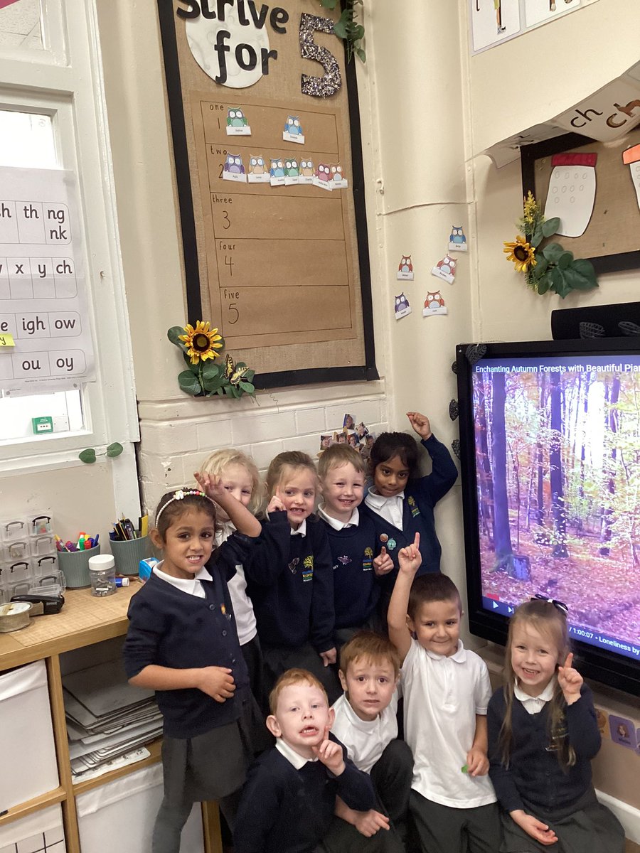 EgremontEYFS's tweet image. We are all absolutely smashing our strive for 5 challenge this week! Look at how many owls are already on a 2 day streak! Well done F2M! 📚🦉⭐️ #StriveFor5 #EYFSReading