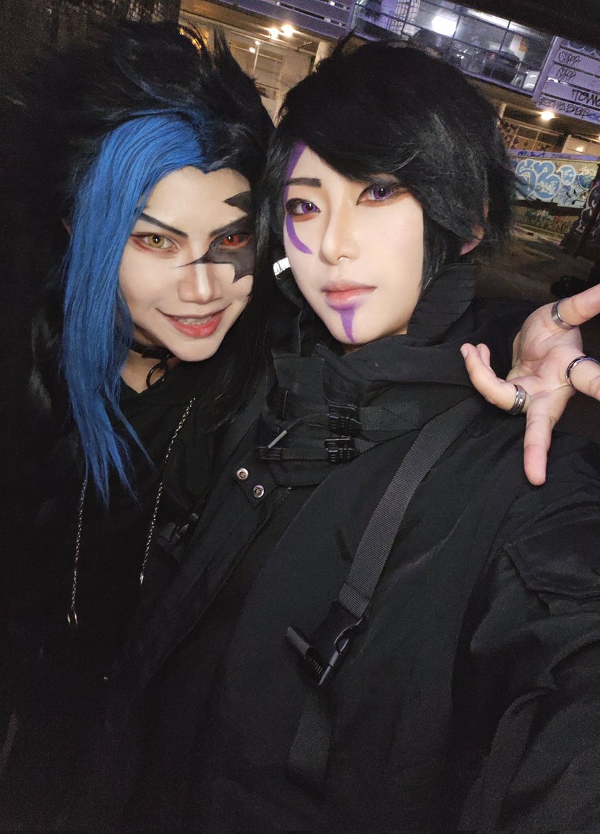 nanakiing__'s tweet photo. BAD B!TCHES 👅
#Kayn：ME
#Aphelios：@setsucos_
#KAYNPHEL 💋 https://t.co/IgeqRB4LCf