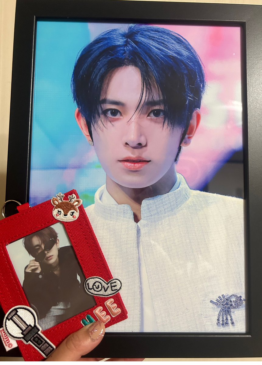 rarutan_con_hh's tweet image. ヒスンさんセンイルカフェ
巡りに行ってきました🎂✨
yolumさんの装飾素敵なヒスンさんに
囲まれて幸せ空間🥰
ラキドロ何と1等当選！
素敵な額縁ヒスンさん頂きました🥹
大切に大切にします🫶

#Forever_with_Heeseung
 @intersectionhs @lswf1015
@yolumlovesyou 
#희승 #ENHYPEN #HEESEUNG #엔하이픈