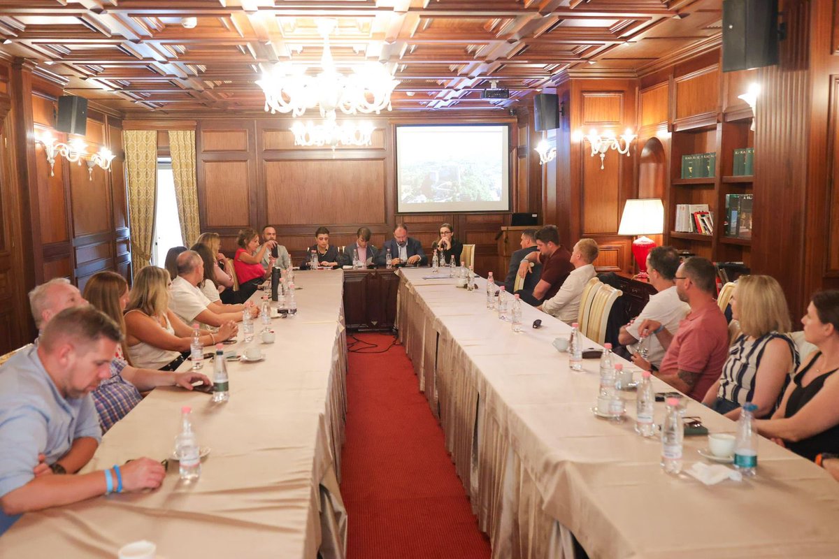 BGonxhja's tweet photo. Në panelin e Konferencës së 9-të Ndërkombëtare të Drejtësisë Penale, me temë “Faktorët Ekonomikë Nxitës të Lidhur me Migrimin e Rinisë Shqiptare”, Zv.min MEKI, znj. Lira Pipa, theksoi rëndësinë e kulturës në uljen e migrimit. https://t.co/pysdSPjQnO
