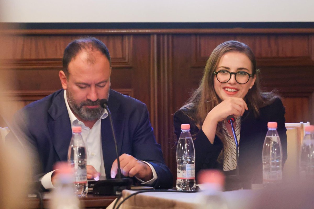 BGonxhja's tweet photo. Në panelin e Konferencës së 9-të Ndërkombëtare të Drejtësisë Penale, me temë “Faktorët Ekonomikë Nxitës të Lidhur me Migrimin e Rinisë Shqiptare”, Zv.min MEKI, znj. Lira Pipa, theksoi rëndësinë e kulturës në uljen e migrimit. https://t.co/pysdSPjQnO