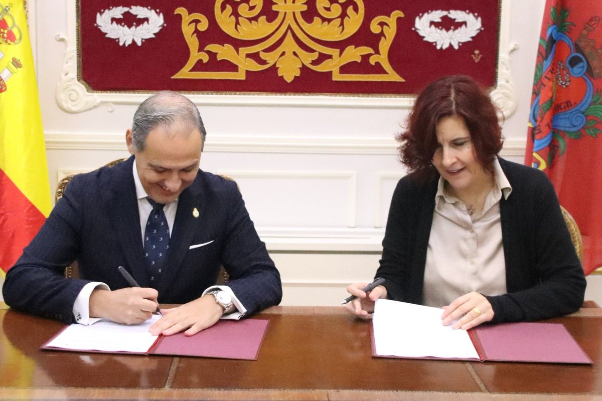 🤝El Decano @eugenioribon y <a href="/emblazq/">Eva Blazquez Agudo</a>, Vicerrectora de relaciones institucionales de la <a href="/uc3m/">UC3M</a>, firman su primer convenio formativo para desarrollar un curso conjunto de especialización en litigación en familia, infancia y capacidad en ➡️<a href="/formacionicam/">Centro de Estudios ICAM</a> .

Un hito importante para