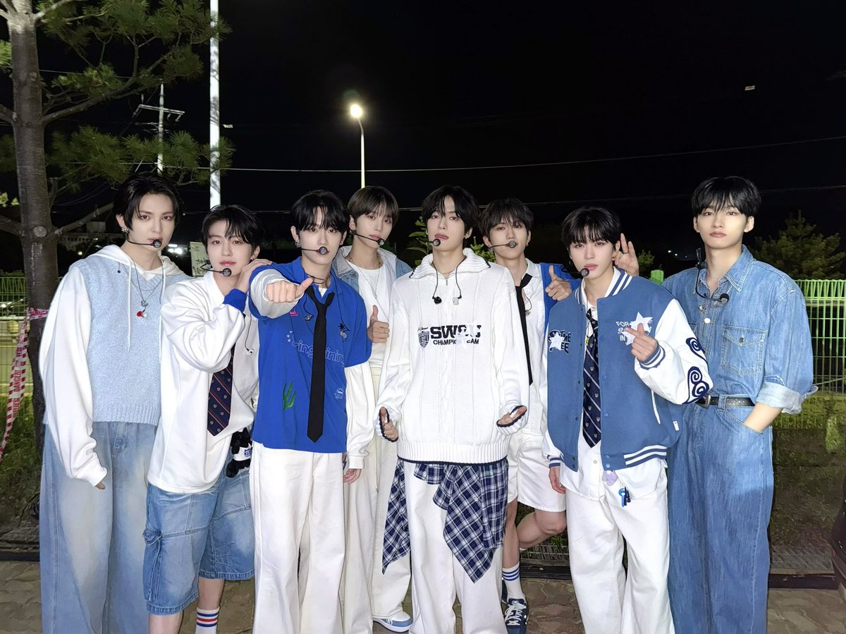 the_EPEX's tweet photo. [🎁]
제니스 만나려고 금산까지 달려왔다!!
2024년 EPEX의 가을도 제니스로 가득 채울게🍁

#EPEX #이펙스 #Eight_Apex #위시 #금동현 #뮤 #아민 #백승 #에이든 #예왕 #제프 #더쇼_가을소풍_in_금산 https://t.co/BlxevwxxGi