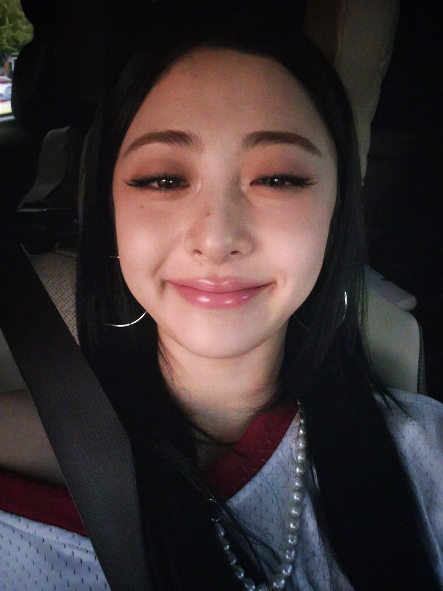 arthiferfeed's tweet photo. :]

#아사히 #허윤진 #ASAHI #YUNJIN #arthifer https://t.co/gWDwNFtHr3