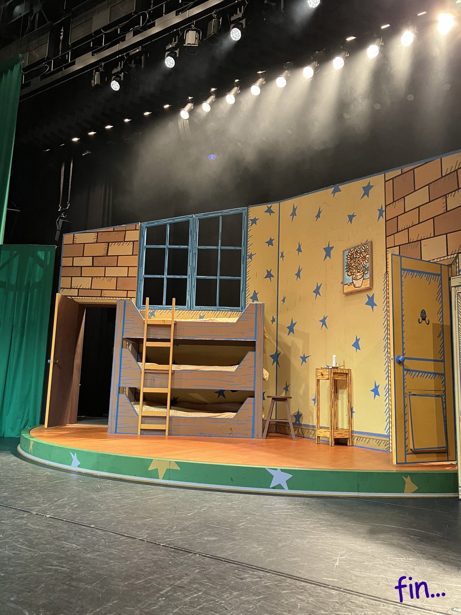 peterpan_gw's tweet photo. 『トンデモ？ピーター・パン！』は昨日、全日程を終えました✨

個性強めな劇団員たちでしたが、彼らなりの「ピーター・パン」をお届けできたかと思います💦
たくさんの笑顔🌟とご声援👍🏻とブーイング👎🏻、ありがとうございました🙌🏻

あの窓から(⁉︎)やってくる少年との冒険を夢見て…💫
#トンデモPP https://t.co/9FXI4Q6ewD
