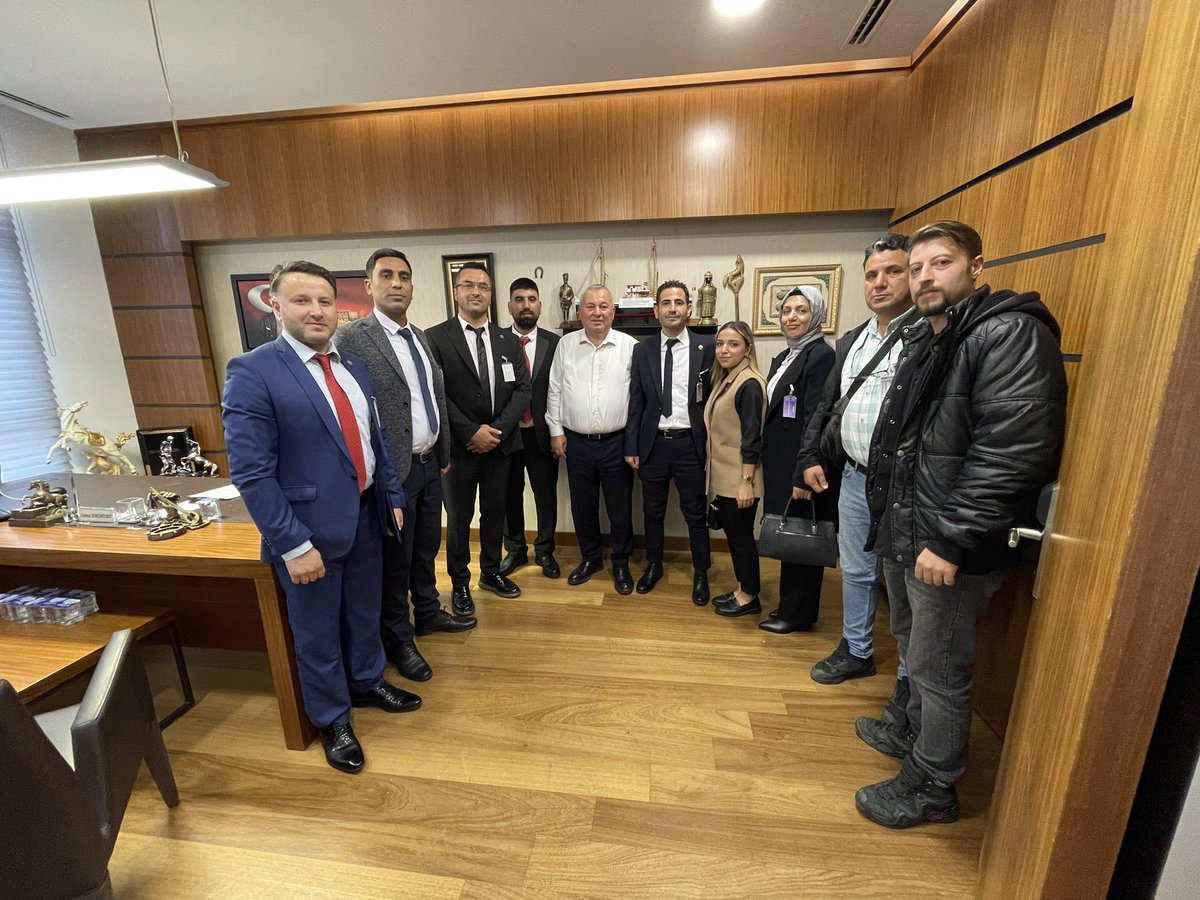 Yardımcı Hizmetleri Sınıfı ve Eğitim Çalışanları Sendikası Gnl. Başkanı ve yönetim kurulu üyelerini Tbmm de misafir ettik. Sorunları ile ilgili fikir alışverişinde bulunduk.
YHS Çalışanlarının Talepleri Talebimizidir. Konunun takipçisi olacağız.