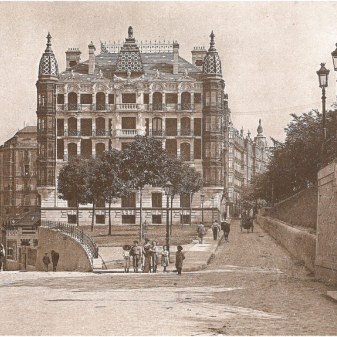 Desde 1838, el <a href="/ICABizkaia/">Ilustre Colegio de la Abogacía de Bizkaia</a> ha sido testigo de momentos clave de la historia: Restauración, Guerra Civil, Franquismo y democracia. Siempre con compromiso por las libertades civiles y lealtad en la defensa pública.