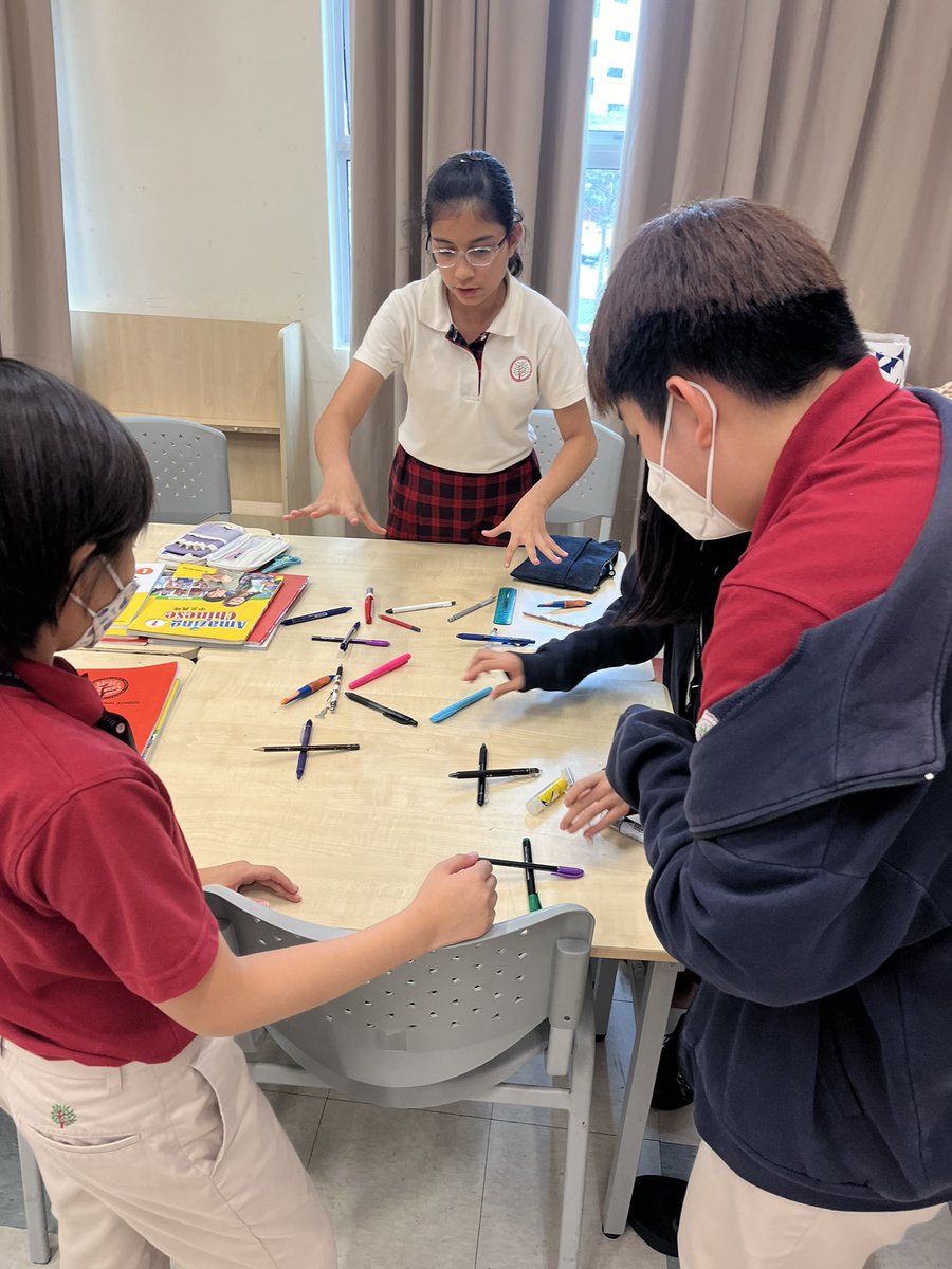 TsenIrene's tweet photo. Year 7 Mandarin foundation students team up to creatively form Mandarin characters using their stationeries ✏️
#NoDeviceDay #CollaborativeLearning https://t.co/i63sGq6kuJ