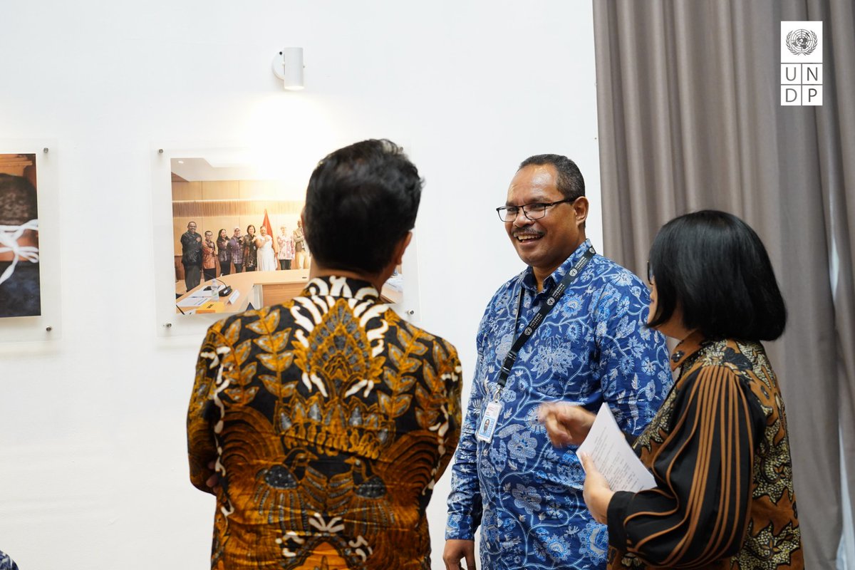 🇮🇩 is revolutionizing its medical supply chain with SATUSEHAT Logistics, an end-to-end system for pharmaceuticals and medical devices. By centralizing data and real-time monitoring via SMILE, it ensures timely distribution and better healthcare access across the archipelago.