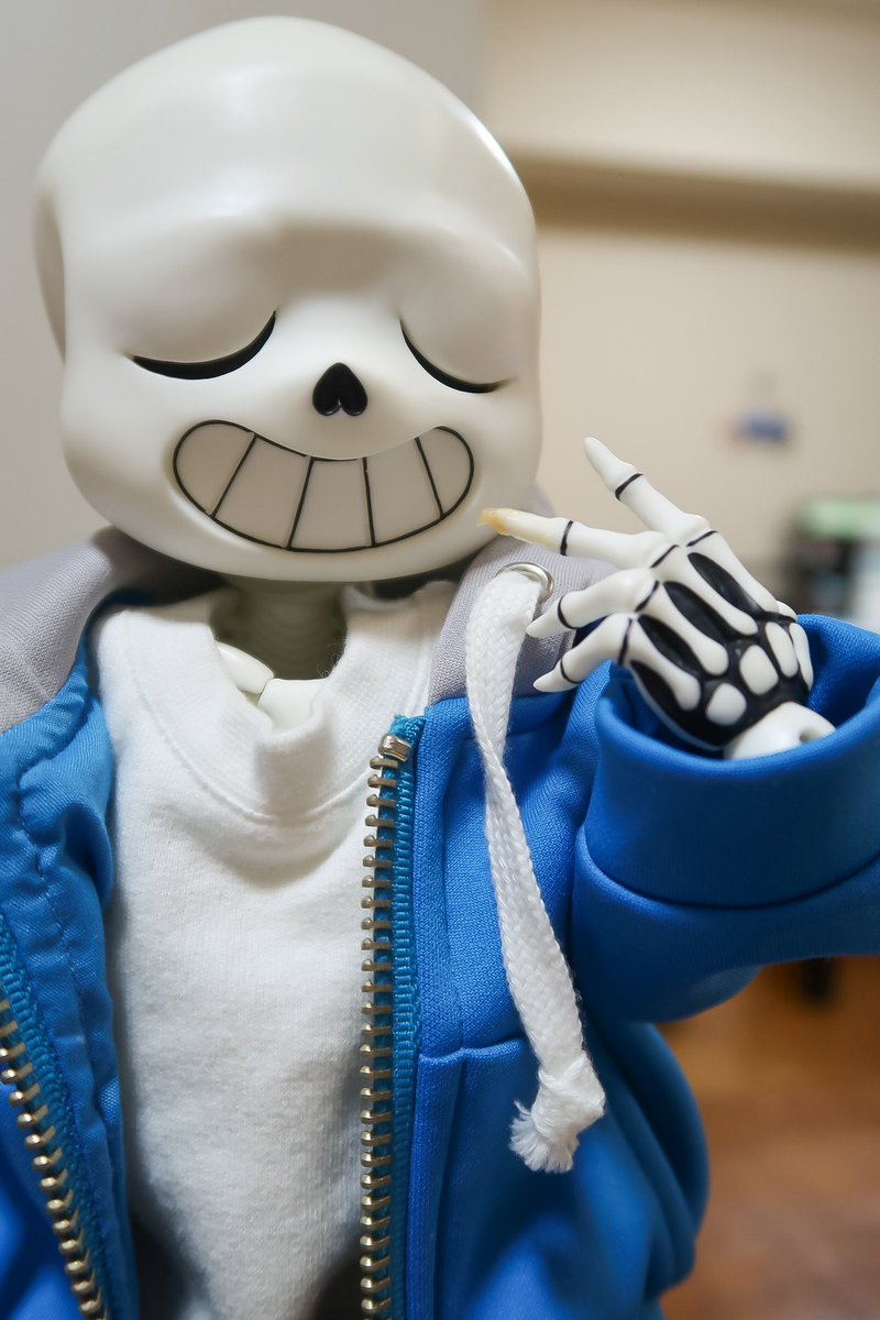 polly_0309's tweet photo. バタスコパイつまみ食いしたり、旅行に連れていって星空見たら翌日低緯度オーロラ呼び寄せたりしてかわいくて仕方がない

#人形の日だからうちのこ自慢しようぜ2024 https://t.co/xZ1ujkf26G
