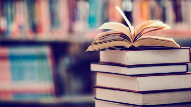 Lo van Driel schrijft boek over 'moffenvrouw' uit Ellewoutsdijk -  internetbode.nl/beveland/l/430…