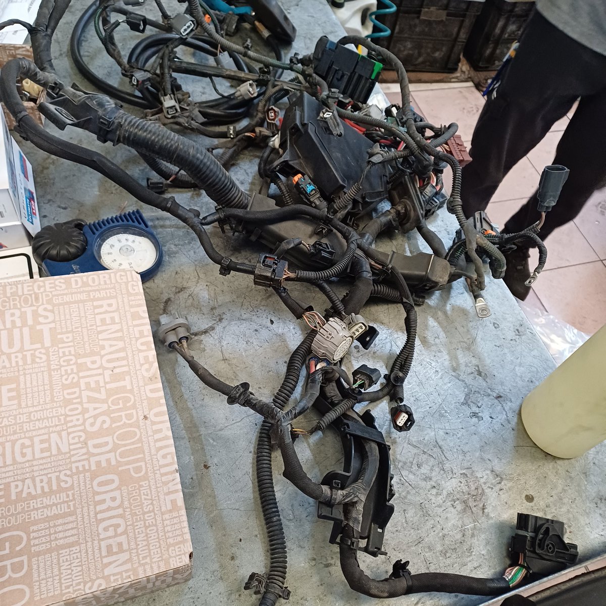 Mustafa519736's tweet photo. Onunda sebebi motor karter muhafazasi olmadığı için dediler neyse tesisat değişti sıfır beyin takıldı bugün teslim almaya gidecektim tekrar hata vermiş aşırı sinir bozucu bir durum ne yapacağımızı şaşırdık 2 aydır serviste beklemekte https://t.co/y4K81rsd3S