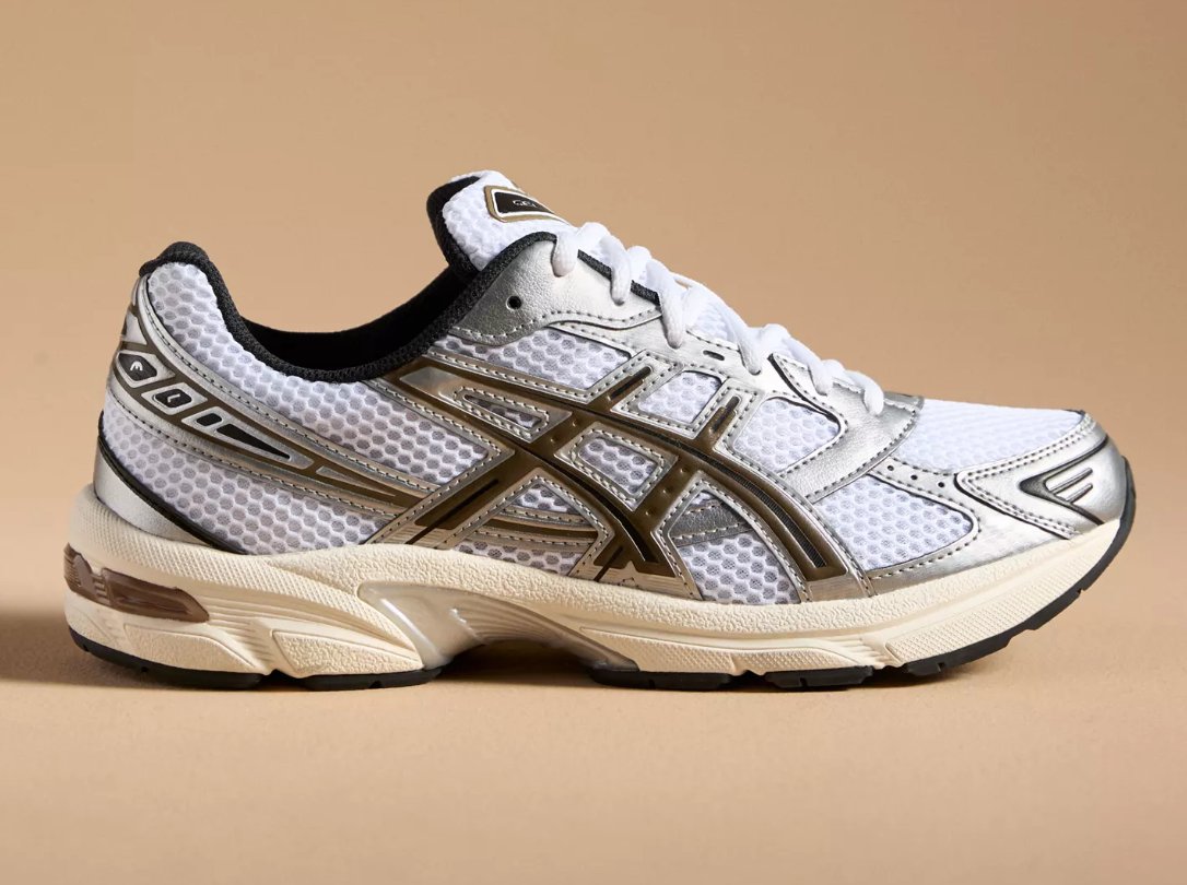 SOLELINKS's tweet photo. Ad: ASICS Gel-1130 'White/Clay Canyon’ small sizes left for pre-order => https://t.co/bOV9iK7UJb https://t.co/FT7KrShADP
