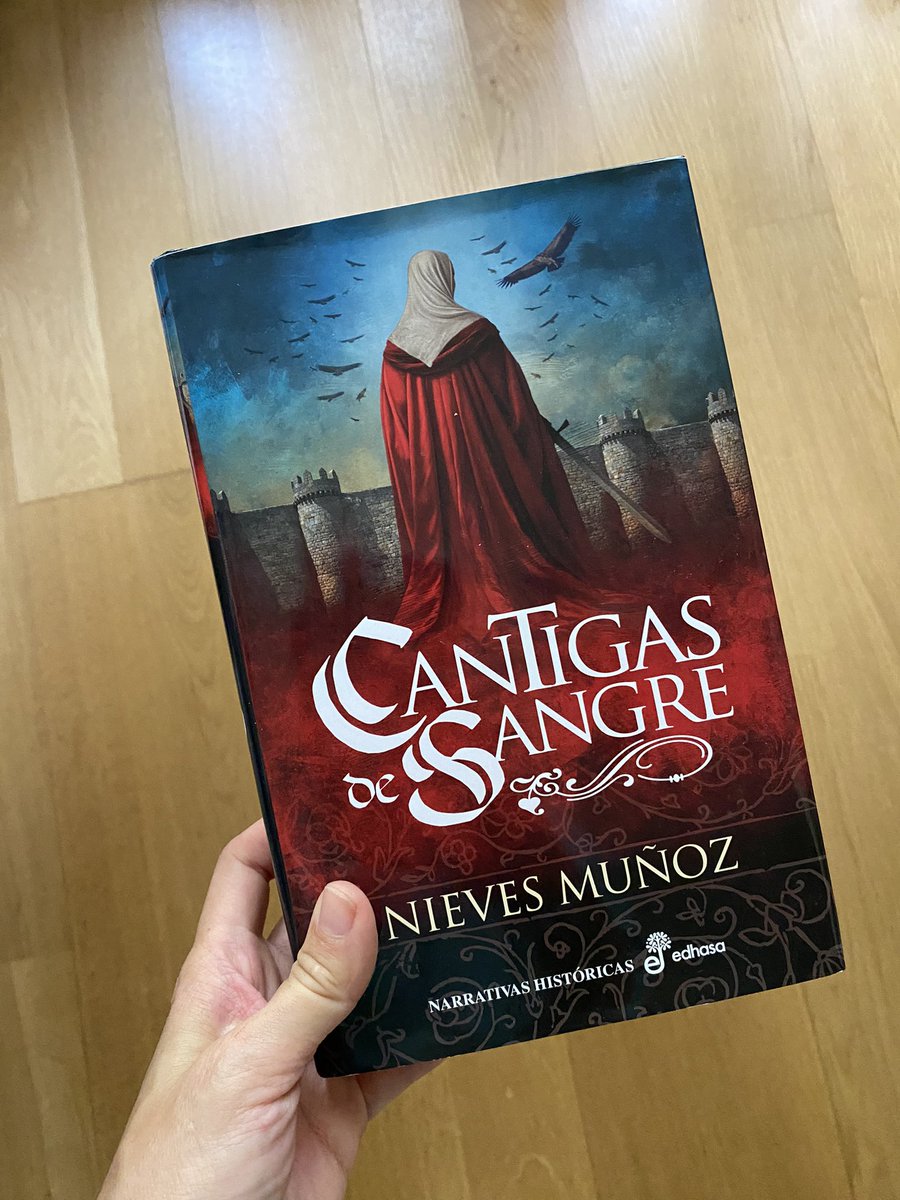4 autoras españolas (las de la antología son más) que he leído (o estoy leyendo, en el caso de Nieves) este año. Y que me han encantado, claro ❤️

<a href="/AnaRiveraMuniz/">Ana Lena Rivera</a> <a href="/GemmaSolsona/">Gemma Solsona</a> <a href="/spicekarmelus/">Carmen Sereno</a> <a href="/Nievesmdelucas/">Nieves Muñoz</a>