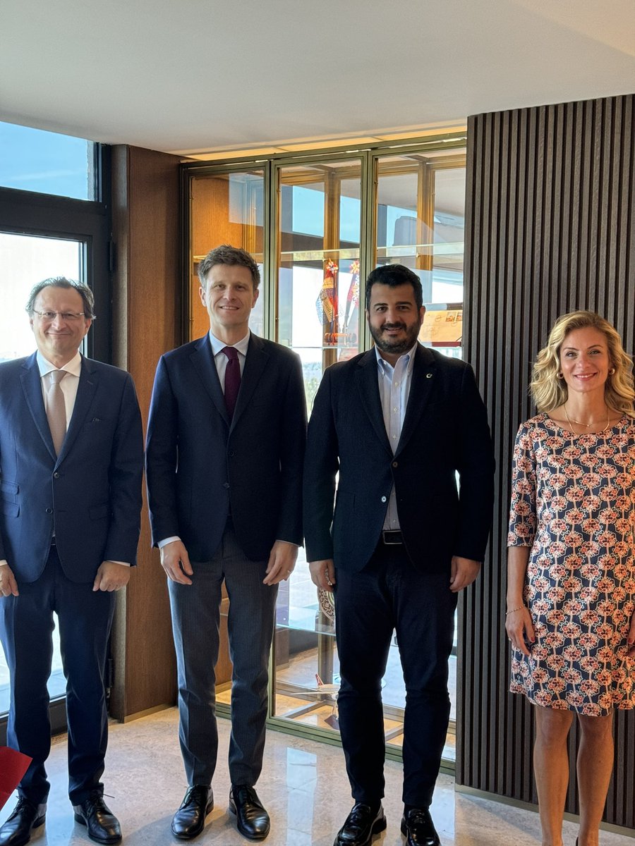 Belçika Istanbul Başkonsolosu <a href="/belgiumistanbul/">CG Tim Van Anderlecht</a> ‘i <a href="/HonestHolding/">Honest Holding A.Ş.</a> Genel Merkezinde misafir ettik. İkili ilişkilerimize , en değerli markası Le Pain Quotidien temsil ederek katkı sunuyoruz. İki ülke ticari ilişkileri geliştirmeye devam edeceğiz. 🇹🇷🇧🇪
<a href="/BelgiumAnkara/">Belgium in Türkiye</a>