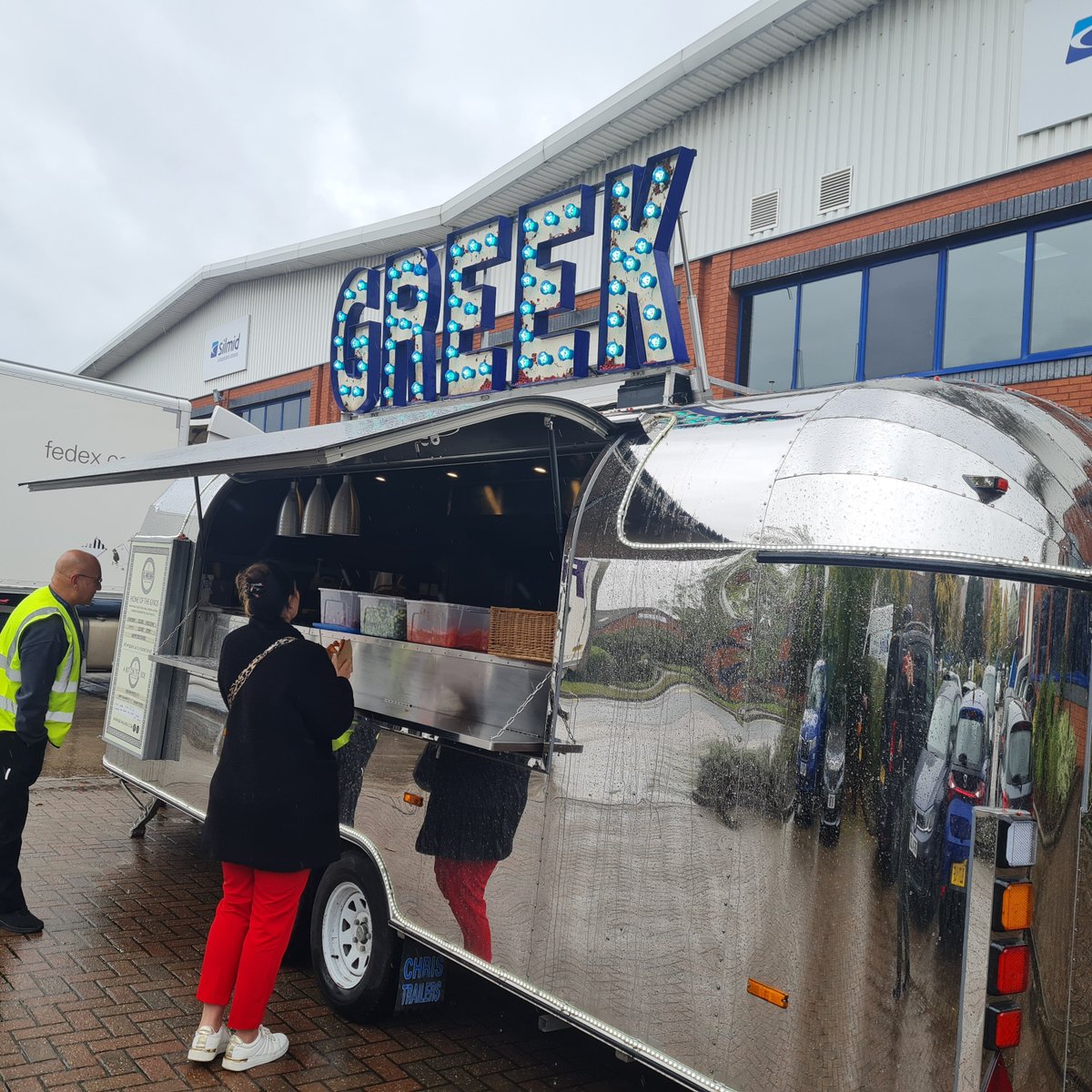 silmiddotcom's tweet photo. Despite the weather, the Silmid crew is treating themselves to some warm meals straight from the Greek food truck parked outside. A big shoutout to the Big Malakas food truck team for fueling our employees during their appreciation lunch. https://t.co/ytZIOFPijG