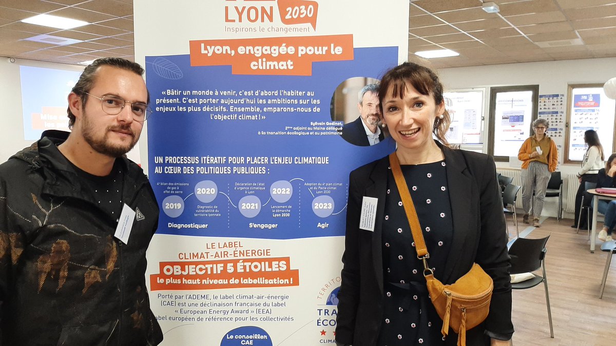 Ce matin en Mairie du 9 ème, une  nouvelle promotion d'acteurs&amp; actrices qui s'engagent dans la démache "Lyon 2030 Ville climatiquement neutre".
Des associations, sportives, d'éducation populaire qui veulent agir collectivement, aller plus loin ensemble. Merci pour votre énergie