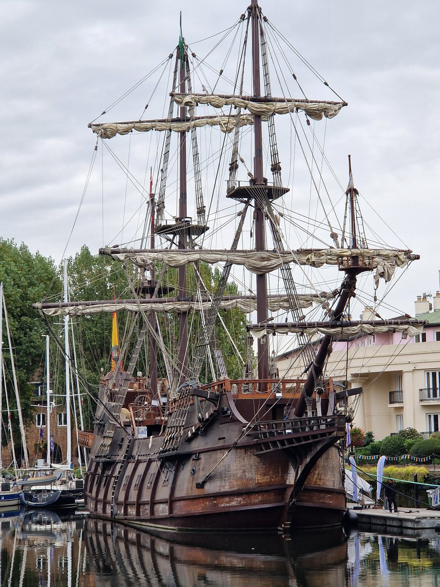 VinnieSull1van's tweet photo. The Spanish Tallship (#GaleonAndalusia) - St Catherine Docks, #Wapping, #London, #E1W
In this short film we discuss the life, death and memory of our Naval ancestors. 🎥 @ChelseaDan5 https://t.co/mzA6wknFr1