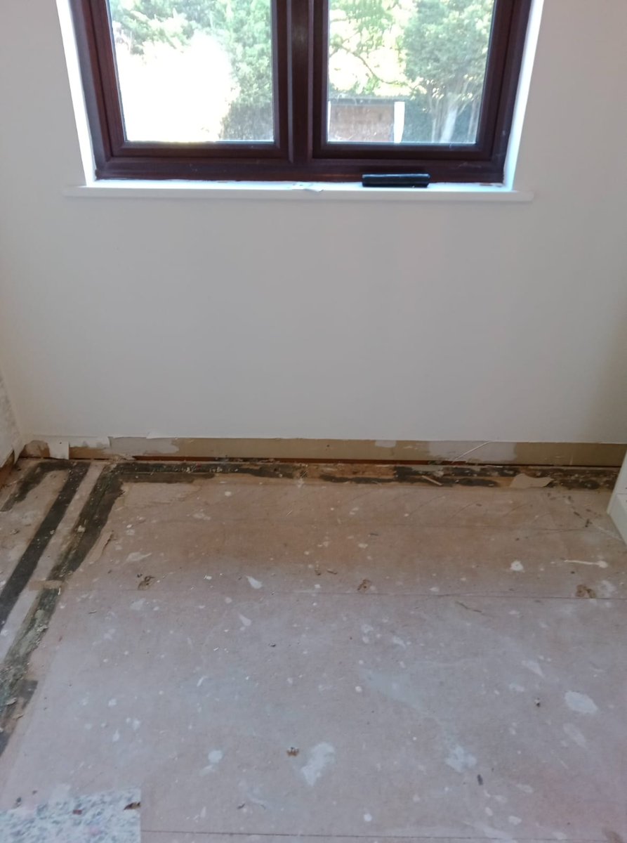 SolitaireLtd's tweet image. Customer wanted heating in one of their bedrooms.... Hey presto!

#plumbing #plumbinglife #plumb #copper #pipework #gas #gasengineer #engineer #heating #centralheating #dayinthelife #dailygrind #grind #water #oil #commercial #work #working #hardwork #results #happy #goodwork