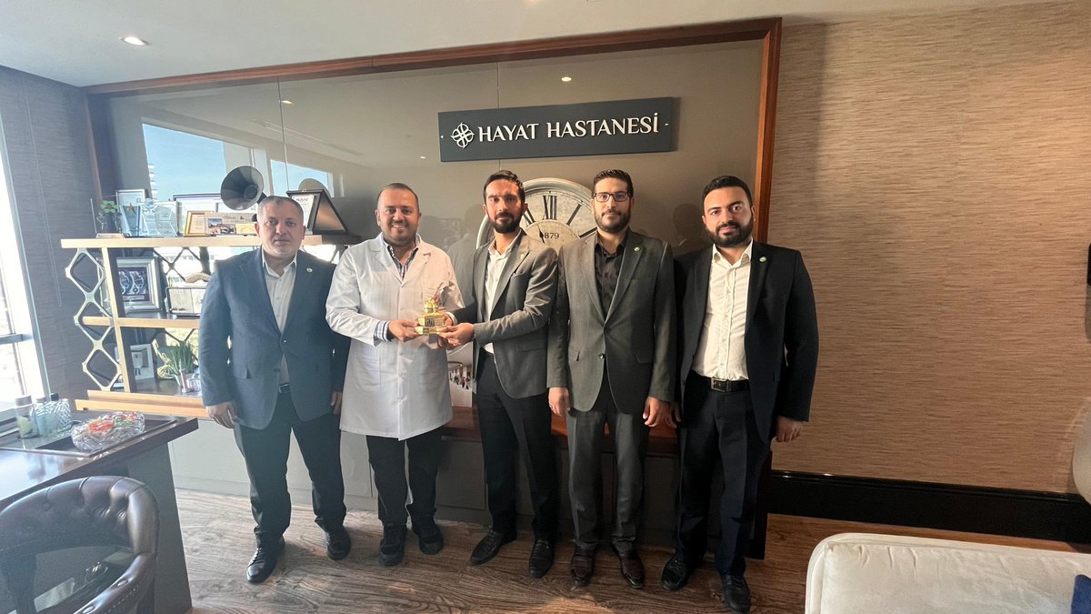 Veysel_aymelek's tweet photo. İl Başkanımız Sn. Zeki Aras ile birlikte Hayat Hastanesi Başhekimi Sn. Dr. Fatih Özkul'u ziyaret ettik.

Doktorlar, insan sağlığını koruyarak, hayat kurtarmaya adanmış fedakâr kahramanlardır.

Misafirperverliğinden dolayı Sn. Fatih Özkul'a teşekkür eder, çalışmalarında başarılar dileriz.