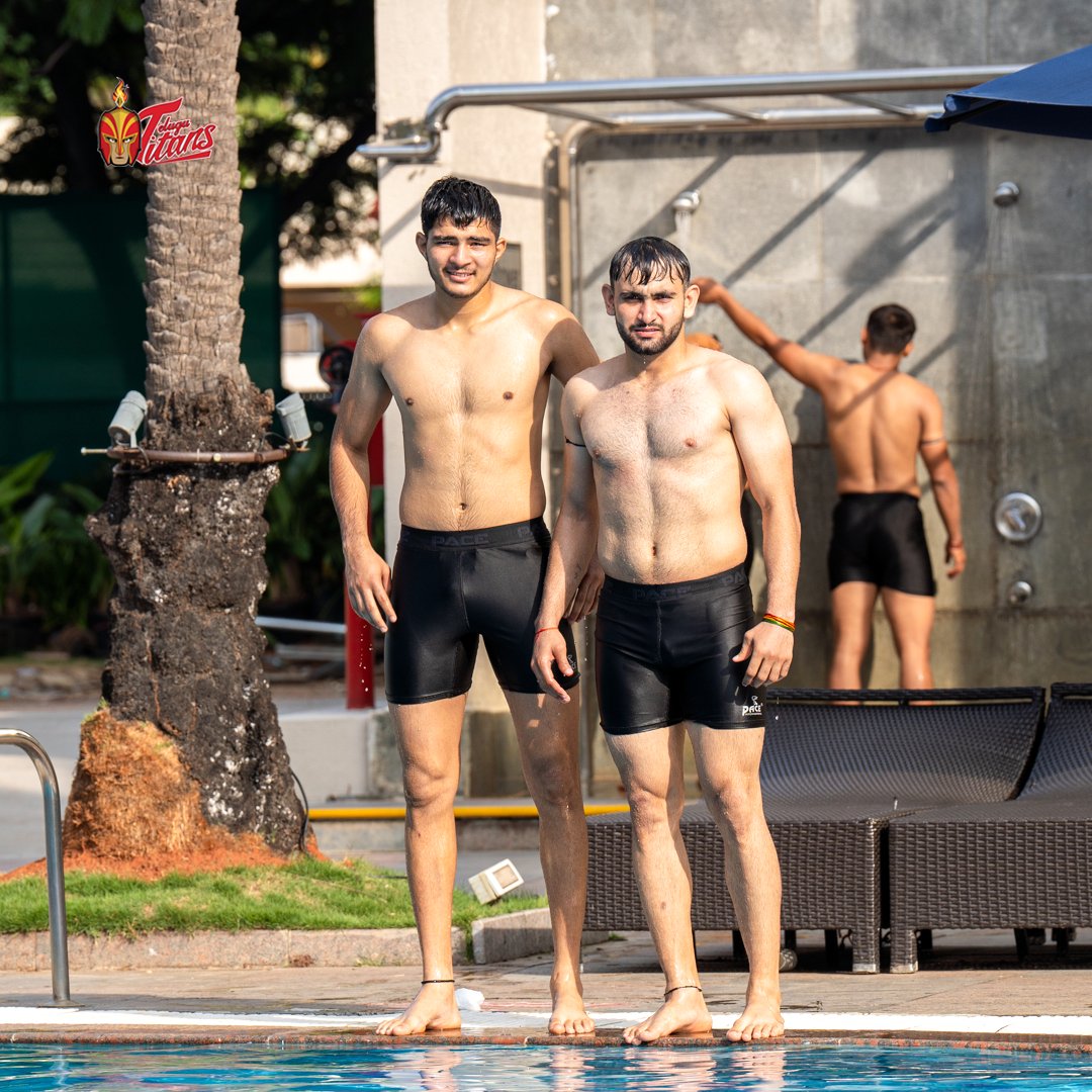 Telugu_Titans's tweet image. Splashing with style, smiles all the while💦🏊🌊

#PoolFun #PoolTime #Swimming #StressRelief #TeluguTitansCamp #PKLSeason11 #ProKabaddi #ProKabaddiLeague #PKL11 #BattleOfBreath #KabaddiTeam #KabaddiPlayers #LetsKabaddi #TeluguTitansTeam #TeluguTitans #TitansArmy
