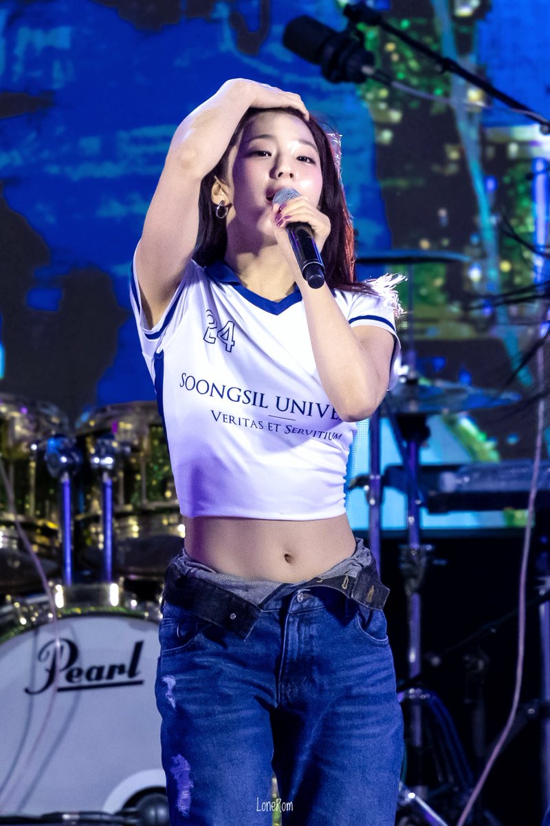 lonerom0107's tweet photo. 241001 숭실대 이새롬 

#프로미스나인 #이새롬 #fromis_9 #LeeSaerom https://t.co/jZHFtKL7u0