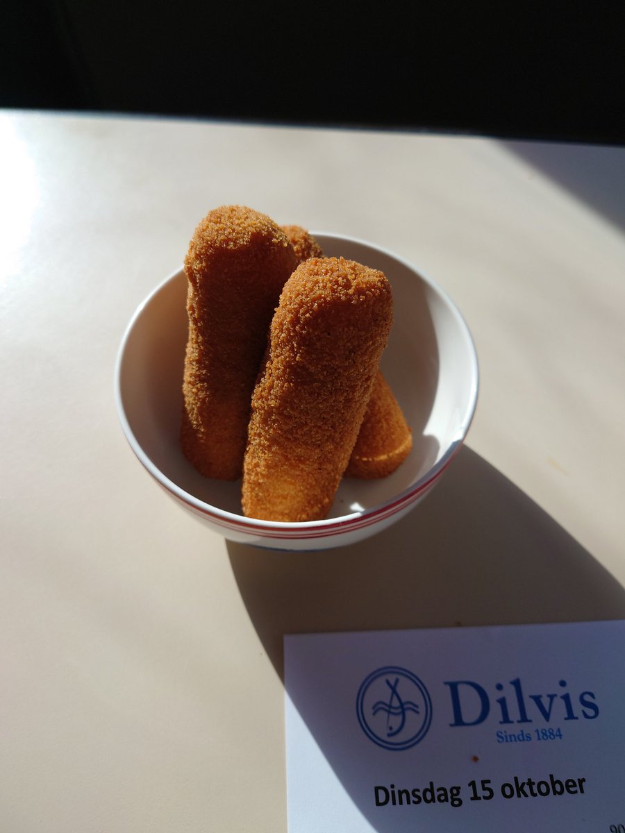 De nieuwe ambachtelijke Hollandse Garnalen kroketten aan het proeven. 🤤  #Garnalen #HollandseGarnalen