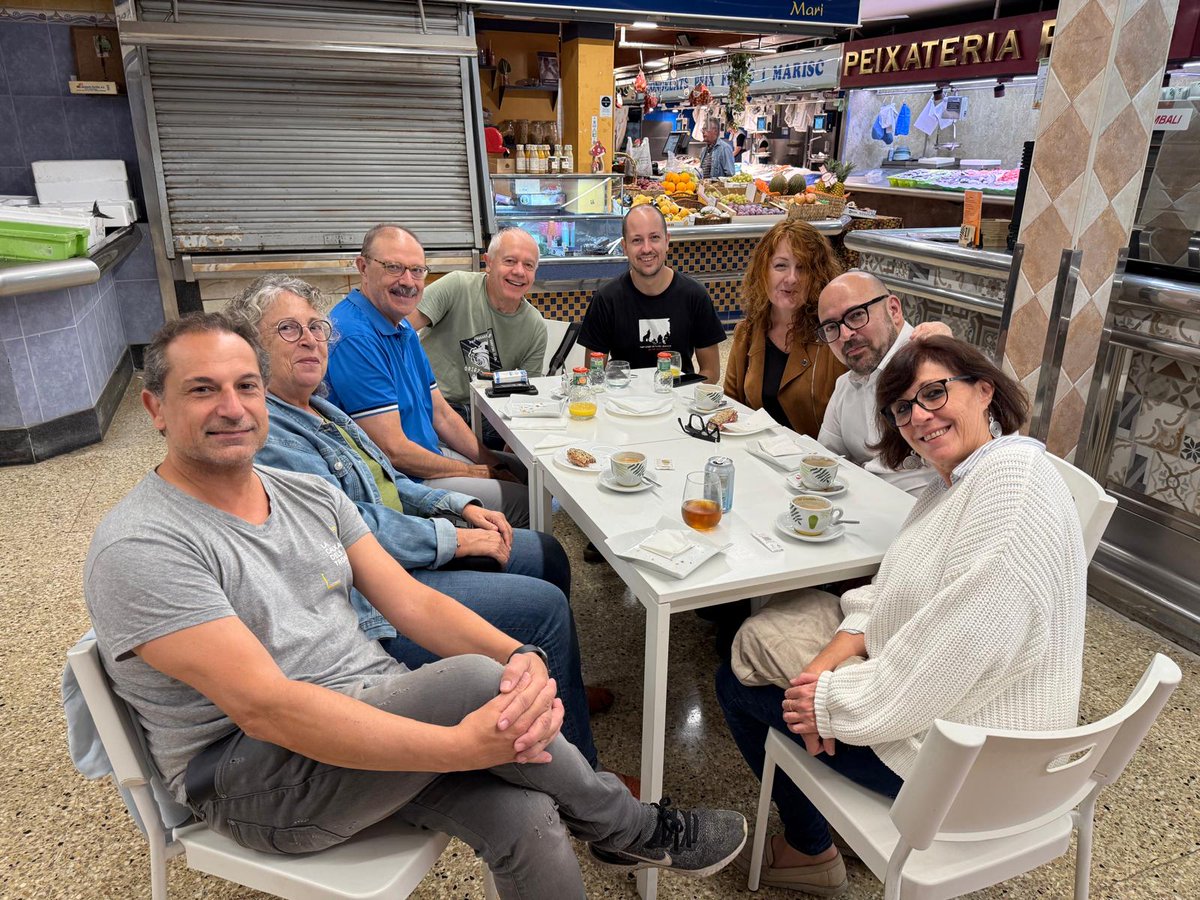 Ens reunim per homenatjar al president Lluís Companys en el 84è aniversari del seu assassinat.
Hem fet l'ofrena floral i el nostre president Xavi Duran ha llegit el manifest per honorar la seva memòria.
"Tornarem a lluitar, tornarem a sofrir, tornarem a vèncer"
#Companys84