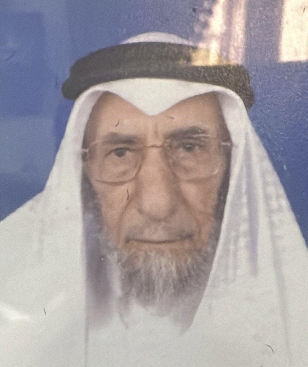 المرحوم بو مبارك"  خالد الذيابي العازمي " :
صاحب السمت الحسن والسجايا الكريمة، 
عطّر سيرته بطاعة الرحمن وصلة الأرحام،
 فقده طريق المسجد الذي كان يسلكه في اليوم خمس مرات تغمره السكينة والوقار في ذهابه وإيابه، ومكانه في الصف الأول والمصحف الذي لم يفارق يديه يشهدان بفضله وسبقه .