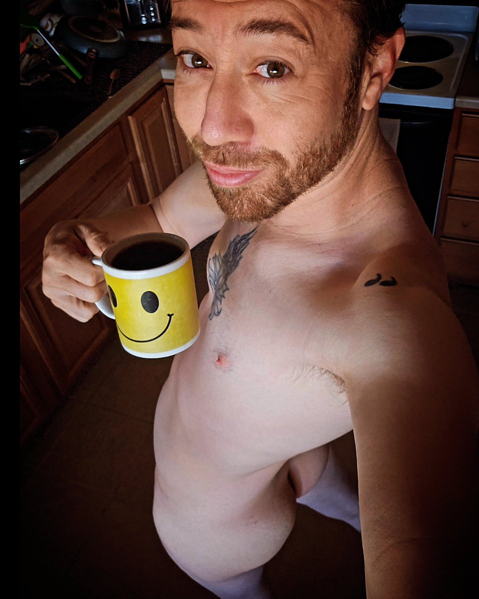 tonguetacle's tweet photo. happy face cup https://t.co/AKoqkhDuxJ