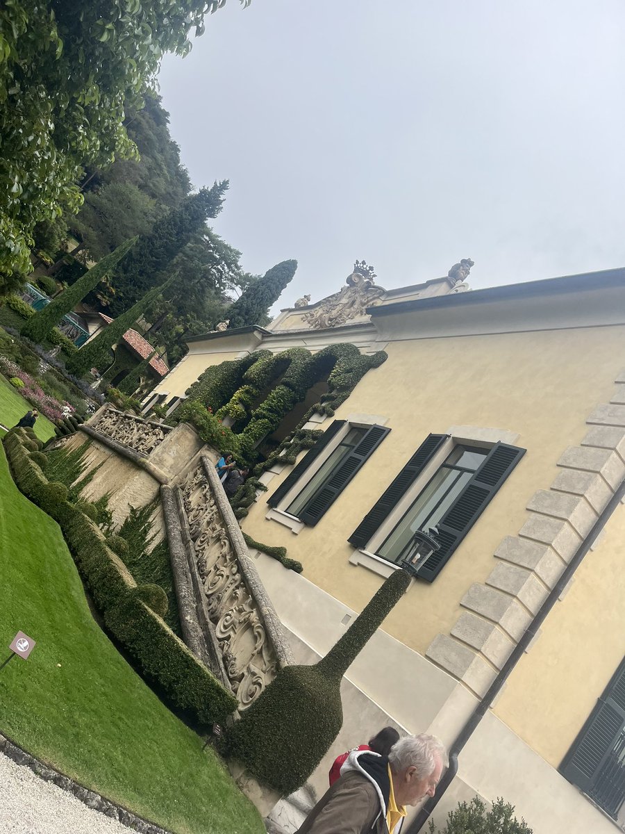 Villa del Balbianello
For all the Starwars/Bond/OceansEleven fans out there. #como #italy #StarWars