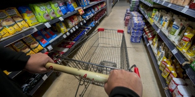Ecos365's tweet photo. 📊  En los primeros nueve meses del año, la inflación en Santa Fe llegó a los tres dígitos: En #septiembre, el IPC registró una variación mensual de 3,2%. ¿Qué #rubros registraron mayores #aumentos? https://t.co/dEubWPCw4k 👈🏽 Más Info https://t.co/5gMhp735D0