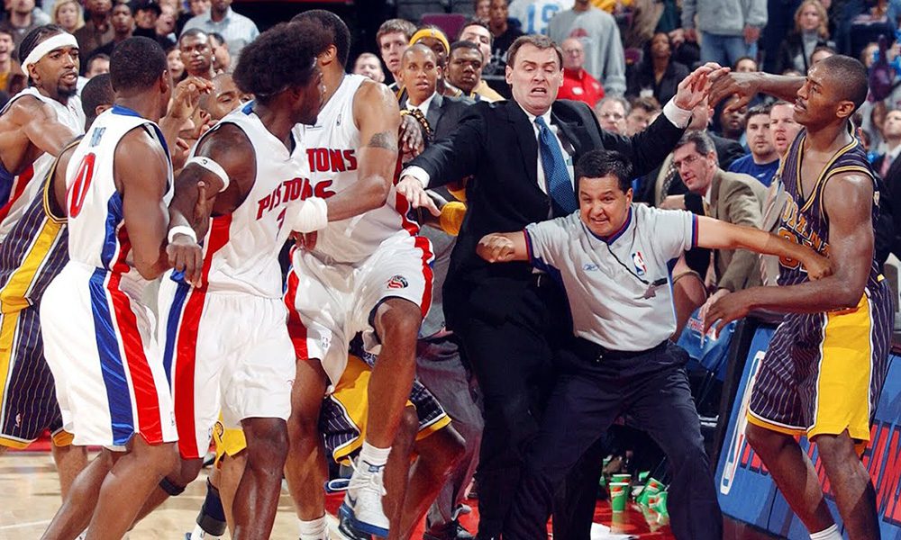PasionBasketNBA's tweet photo. 🧵 [HILO] 🧵

Las peleas más violentas de la historia de la NBA

👇 https://t.co/wCtZGSDzYe