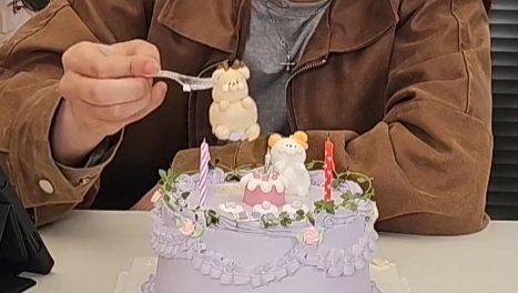 cuteboysENHYPON's tweet photo. しぬwwwwwwwwwwwwそれも食うのかよwwwwwwwwwwww https://t.co/PW79YSV0z8