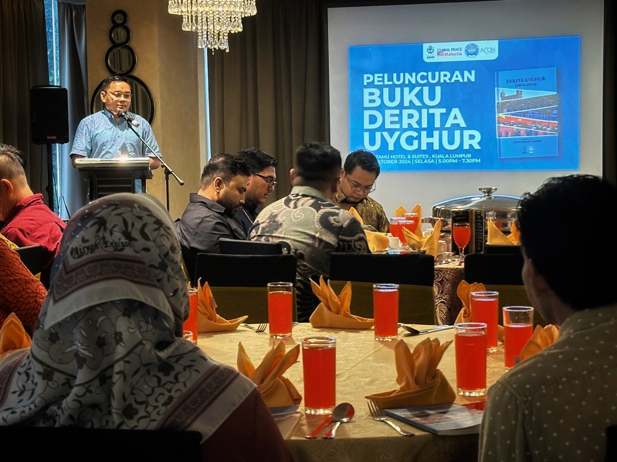 ShinichiKeeSoon's tweet photo. New book on Uyghur struggles
'Derita Uyghur' by Abim and Centre for Uyghur Studies examines experiences of Uyghur community. @AHakimIdris @Fahmi_Samsudin @ZuhriYuhyi #UyghurGenocide #HumanRights https://t.co/hMetNd6jVl