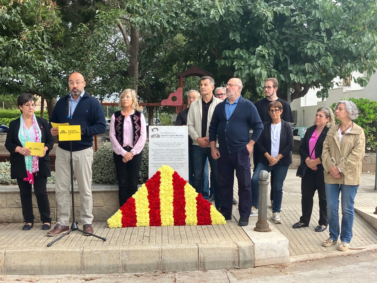 📰[NOTÍCIA] <a href="/ERCEbre/">Esquerra Republicana Federació de l'Ebre</a>  commemora ✊ #Companys84 homenatjant i recordant les víctimes de la repressió franquista.
<a href="/asalvadof/">Albert Salvadó Fernàndez</a> 🗣️“Cal que fem justícia al passat per poder afrontar les injustícies que encara vivim” [Fil👇]
➕INFO 👉tuit.cat/lNaEF