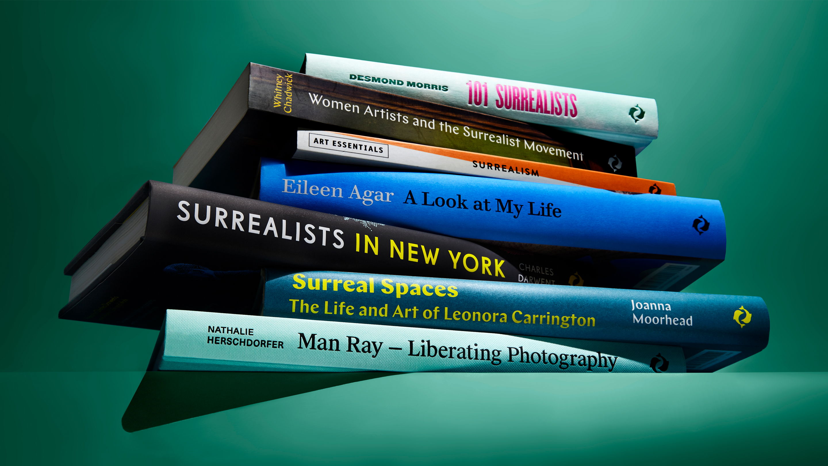 Libros variados sobre el tema del surrealismo de Thames & Hudson