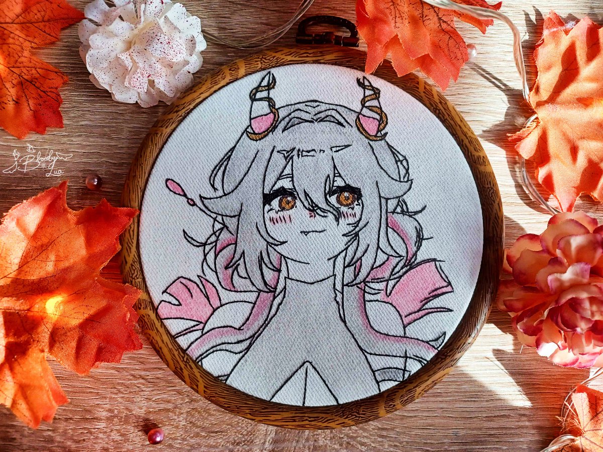 BloodyLua's tweet photo. Pour accompagner ce jour, j'en ai profité pour faire une petite broderie de mon OC ! ~ 🍁 https://t.co/CmltbP6z1Y