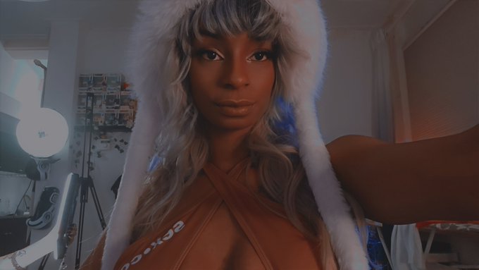 Your wallet looks better in my hands. Tribute if you agree 💸👑 https://t.co/9AERnGzwS1<a href="/tag/findom"class="tags"><span>#findom</span></a><a href="/tag/humanatm"class="tags"><span>#humanatm</span></a><a href="/tag/tikkieslaaf"class="tags"><span>#tikkieslaaf</span></a>