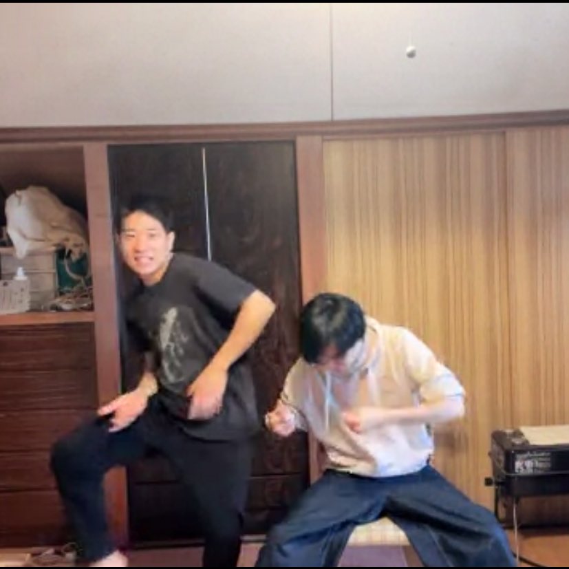 from851_engeki's tweet photo. #fromてっちゃん 

今日は6時間の超時間集中稽古‼️
もう残すところ、稽古も2回となりました…😳😳

あっという間に小屋入り！本番！
あと少し、全力で臨みます🔥🔥🔥

ご予約⬇️
https://t.co/bDvPN1F1Or https://t.co/y7J1zqjpTM