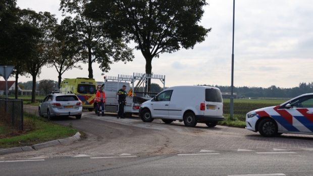 Aanrijding in Overloon: automobiliste botst achterop vrachtwagentje