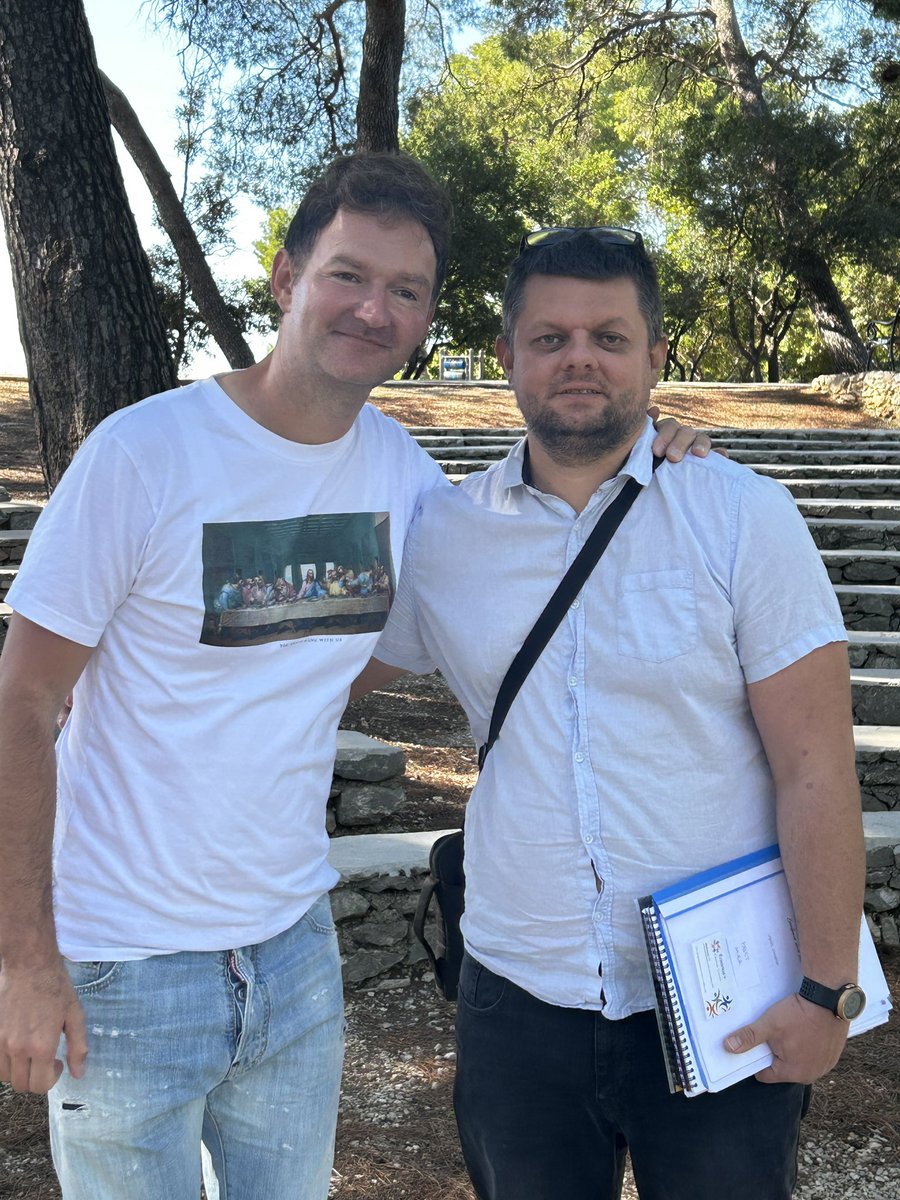Après la Croatie 🇭🇷 qui vient à la Réunion la semaine dernière, c’est la Réunion 🇷🇪 qui vient à la Croatie via l’échange Erasmus.
#OutdoorEducation
<a href="/DareicAcRun/">DRAREIC Ac La Réunion</a>