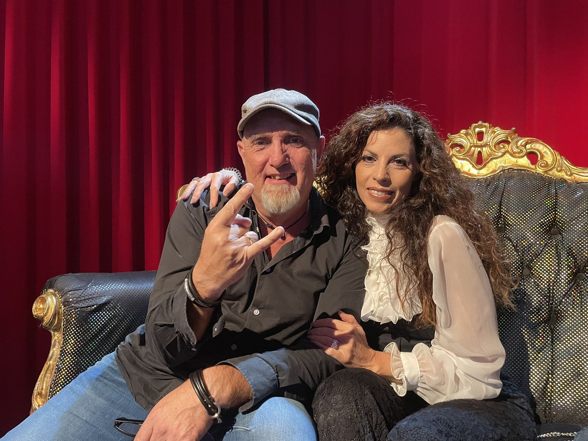 Denise Rivera (@deniserivera) on Twitter photo Morgen interview bij <a href="/OmropFryslan/">Omrop Fryslân</a> #Noardewyn met <a href="/WillemWaldpyk/">willemwaldpyk</a> over mijn nieuwe single *Burbujas de Amor* ❤️
nu al meer dan 5000 streams op Spotify! open.spotify.com/track/4QP5NuCz… Morgen interview bij <a href="/OmropFryslan/">Omrop Fryslân</a> #Noardewyn met <a href="/WillemWaldpyk/">willemwaldpyk</a> over mijn nieuwe single *Burbujas de Amor* ❤️
nu al meer dan 5000 streams op Spotify! open.spotify.com/track/4QP5NuCz…